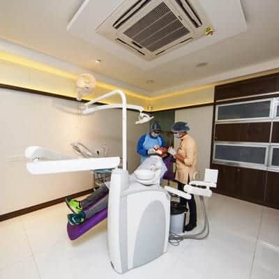 best dental implantologist in hyderabad india