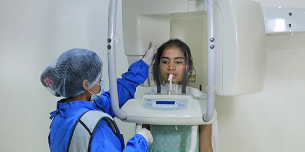 CBCT shows adequate bone in the front side of the jaw